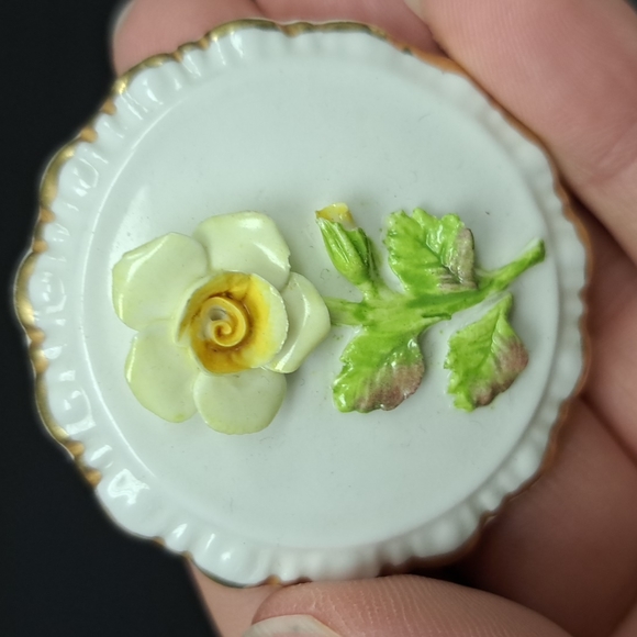 Vintage COALPORT fine bone china trinket/ring box with rose design - Picture 3 of 6